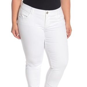 JEANS 22W DEMOCRACY AB TECH NWT WHITE